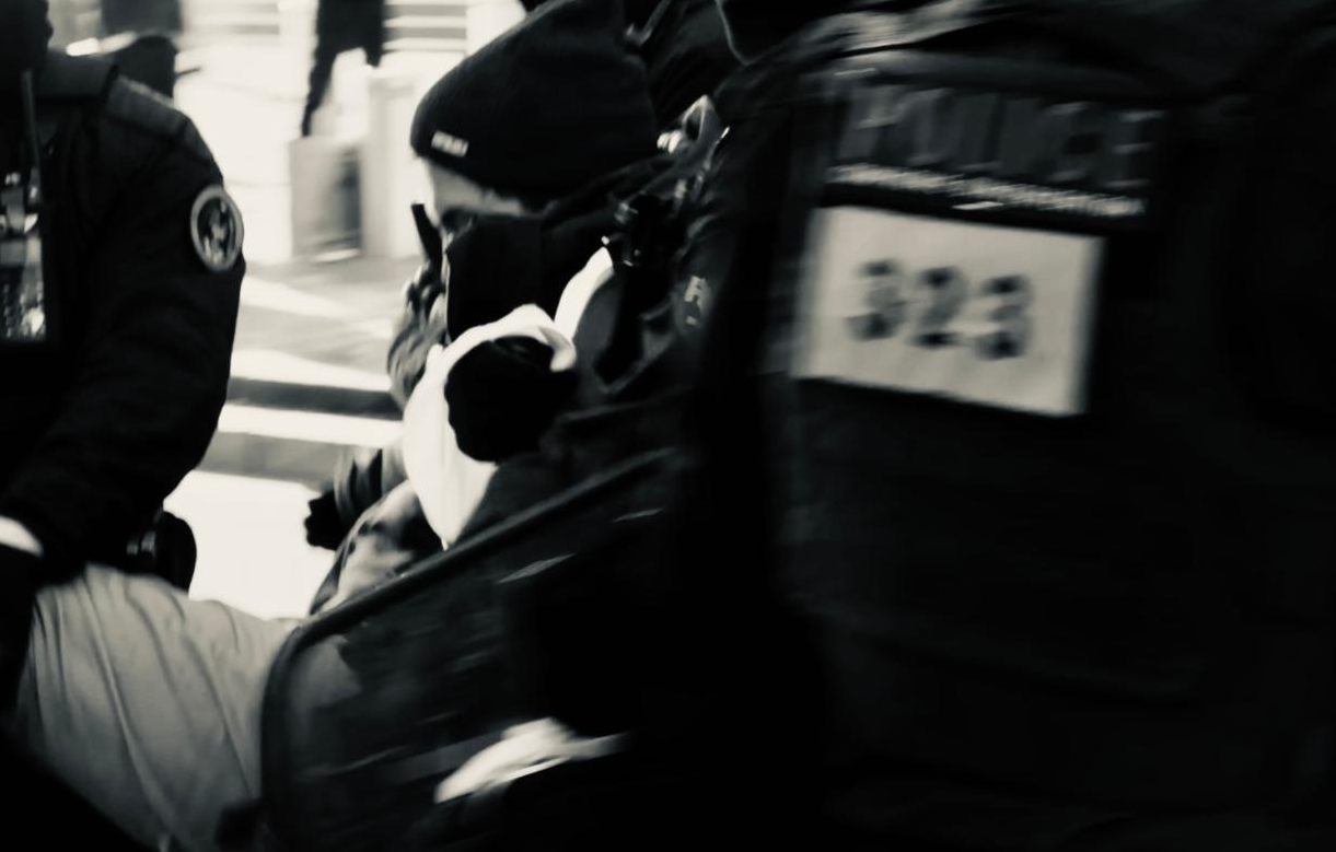 Arrestation par la police, action militante écologiste